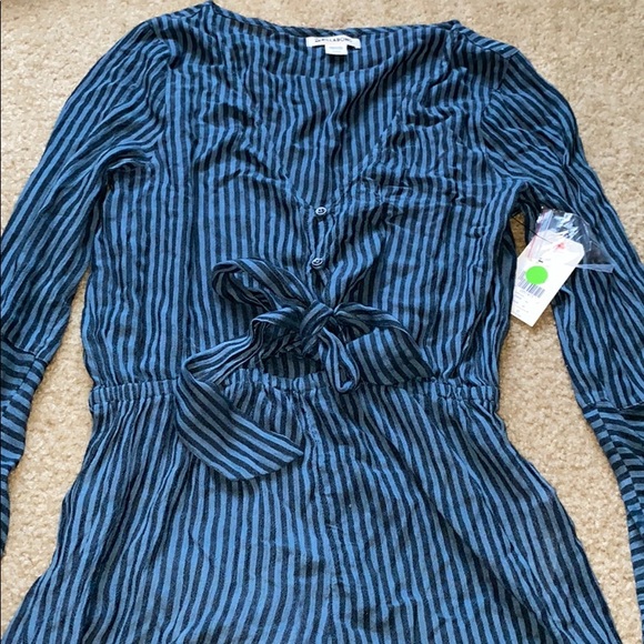 Billabong Romper - Picture 2 of 9